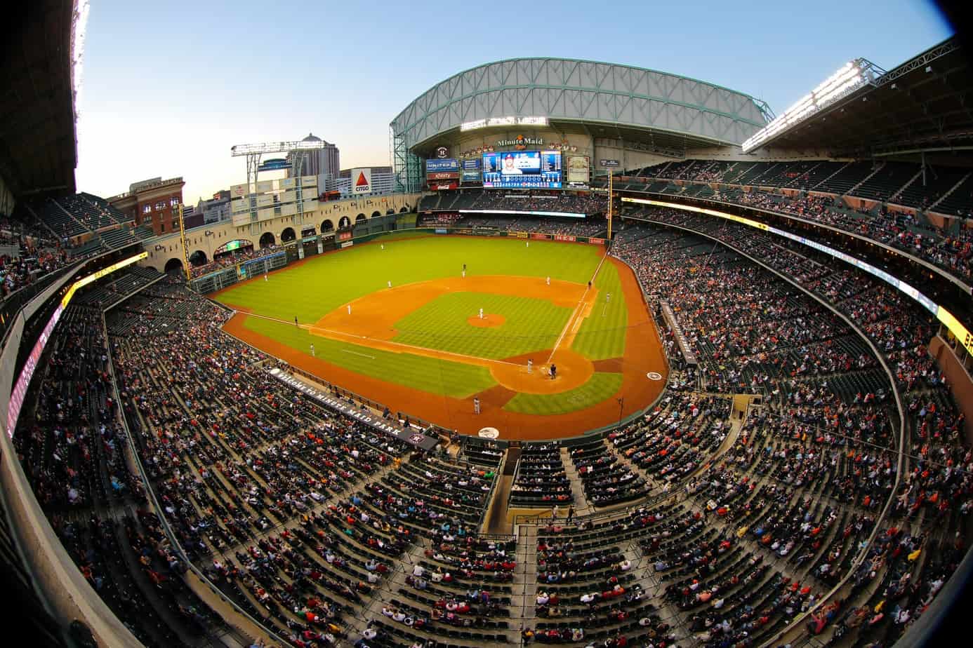 Why Choose Minute Maid Park Suites? The Best Way to Enjoy a Ballgame!