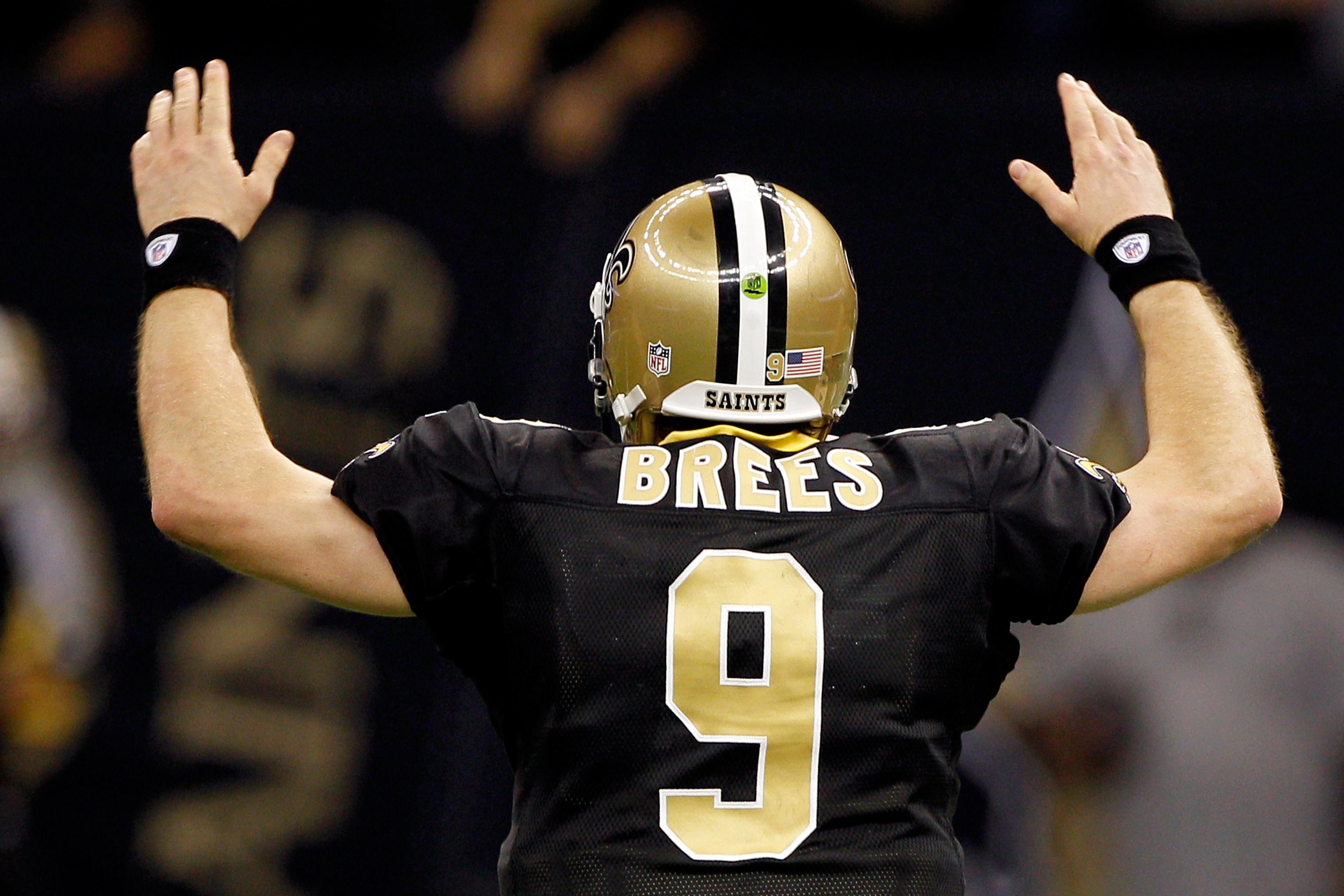 2011 NFL Passing Leaders: Drew Brees and More Big Names (Relive a Season of Epic Passing Stats)