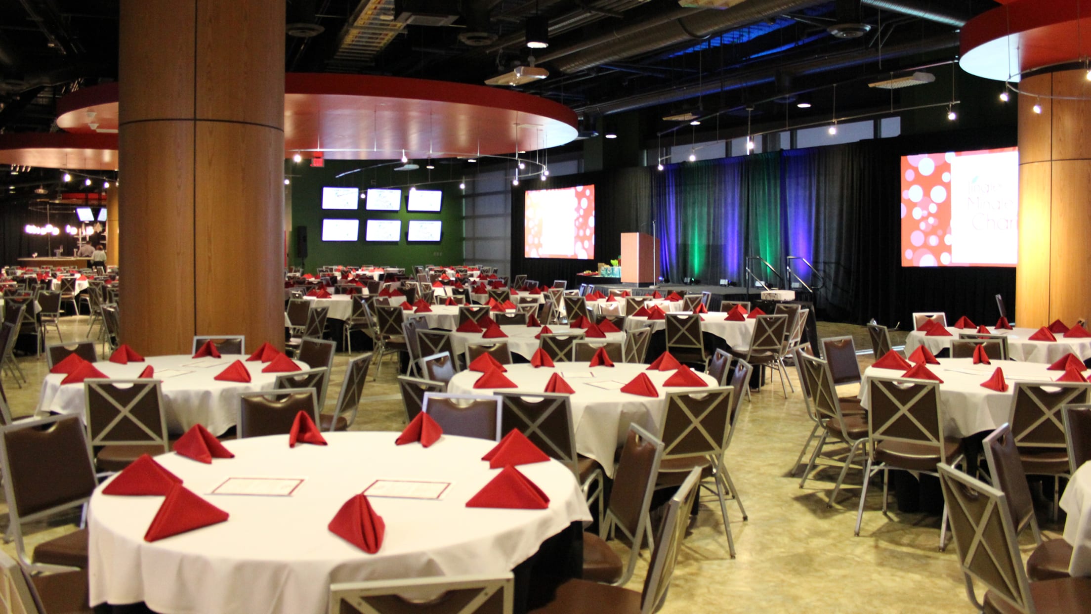 Whats Inside Busch Stadium Redbird Club? Tips to know!