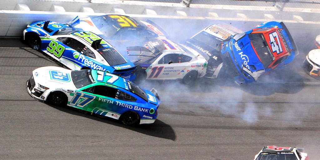 Daytona 400 Crashes: Are They Common? (Understanding the Risks of This Race)