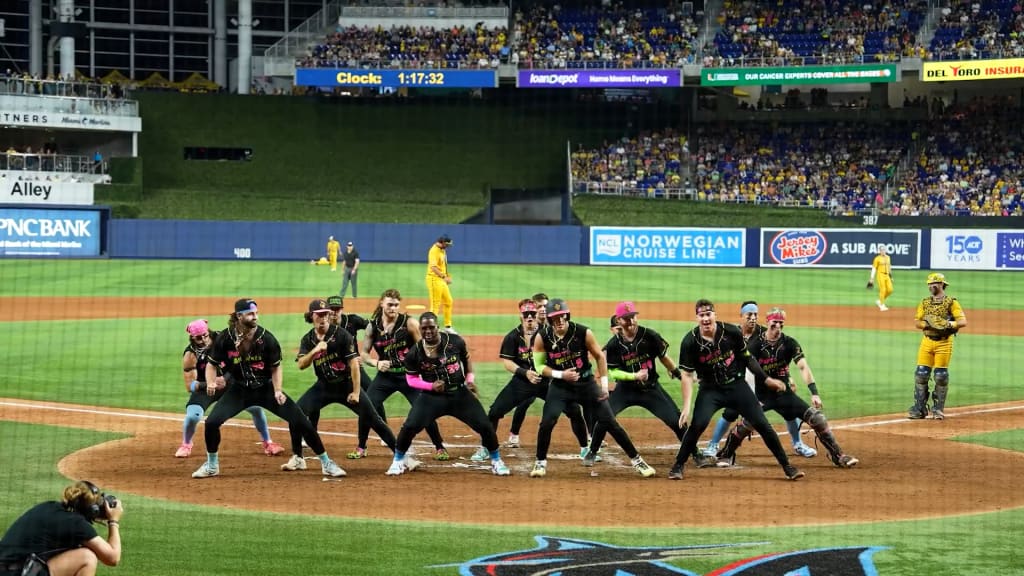 Savannah Bananas LoanDepot Park: Why You Need to See This Hilarious Baseball Team Play!