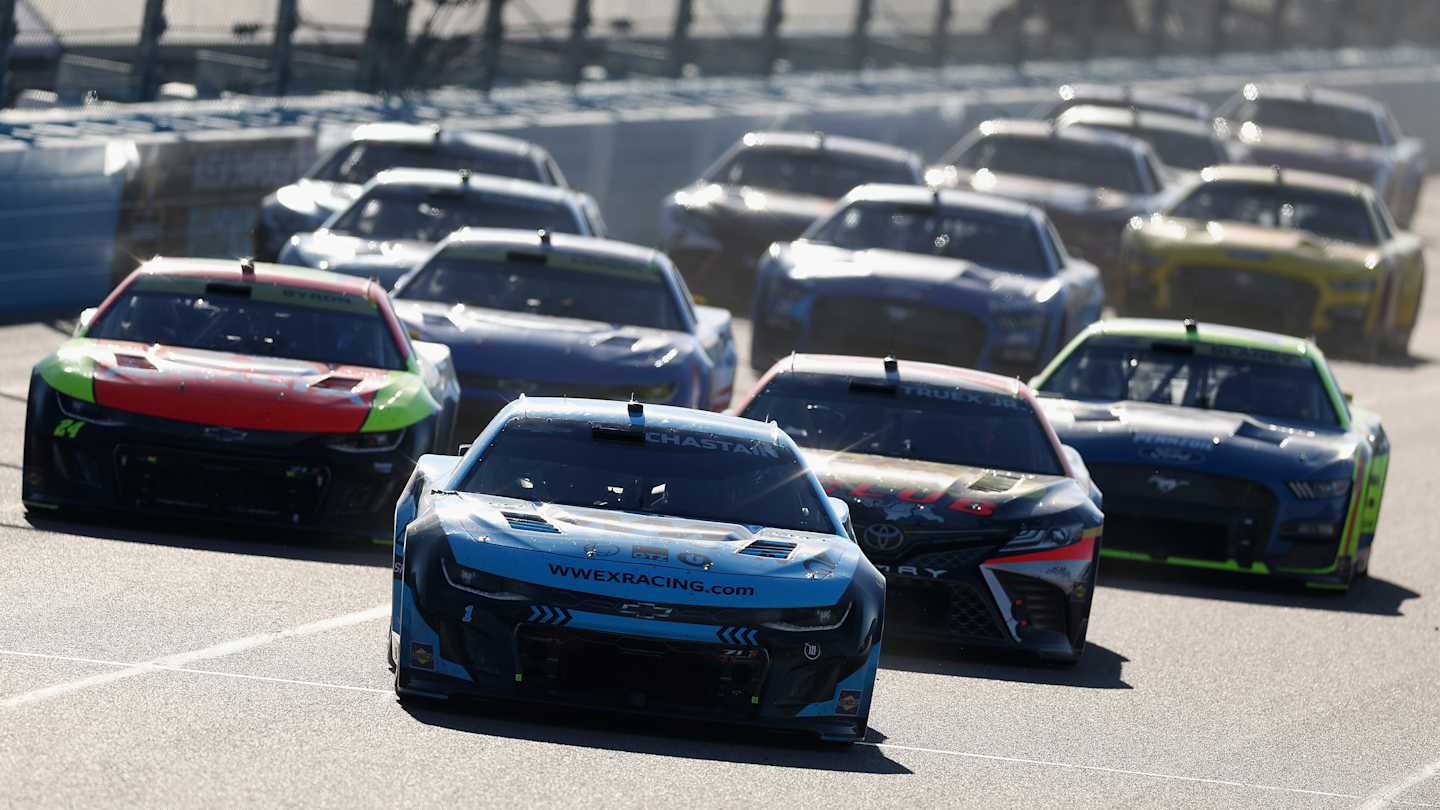 See whos on pole! The full qualifying lineup for todays NASCAR race is revealed!