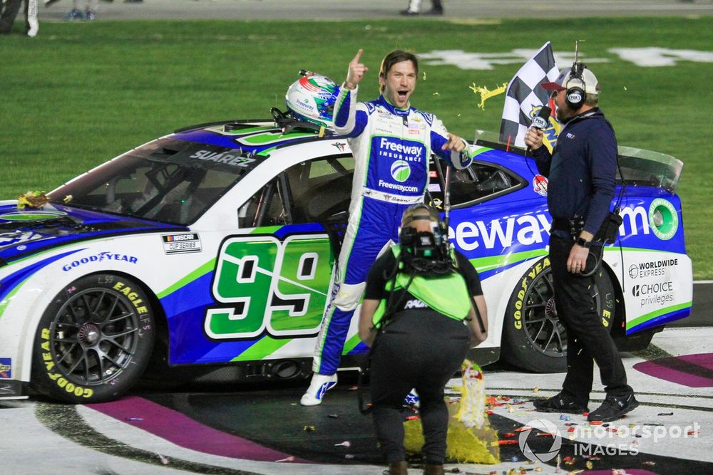 Daniel Suarez or Chase Elliott: Which NASCAR star is your favorite racer?