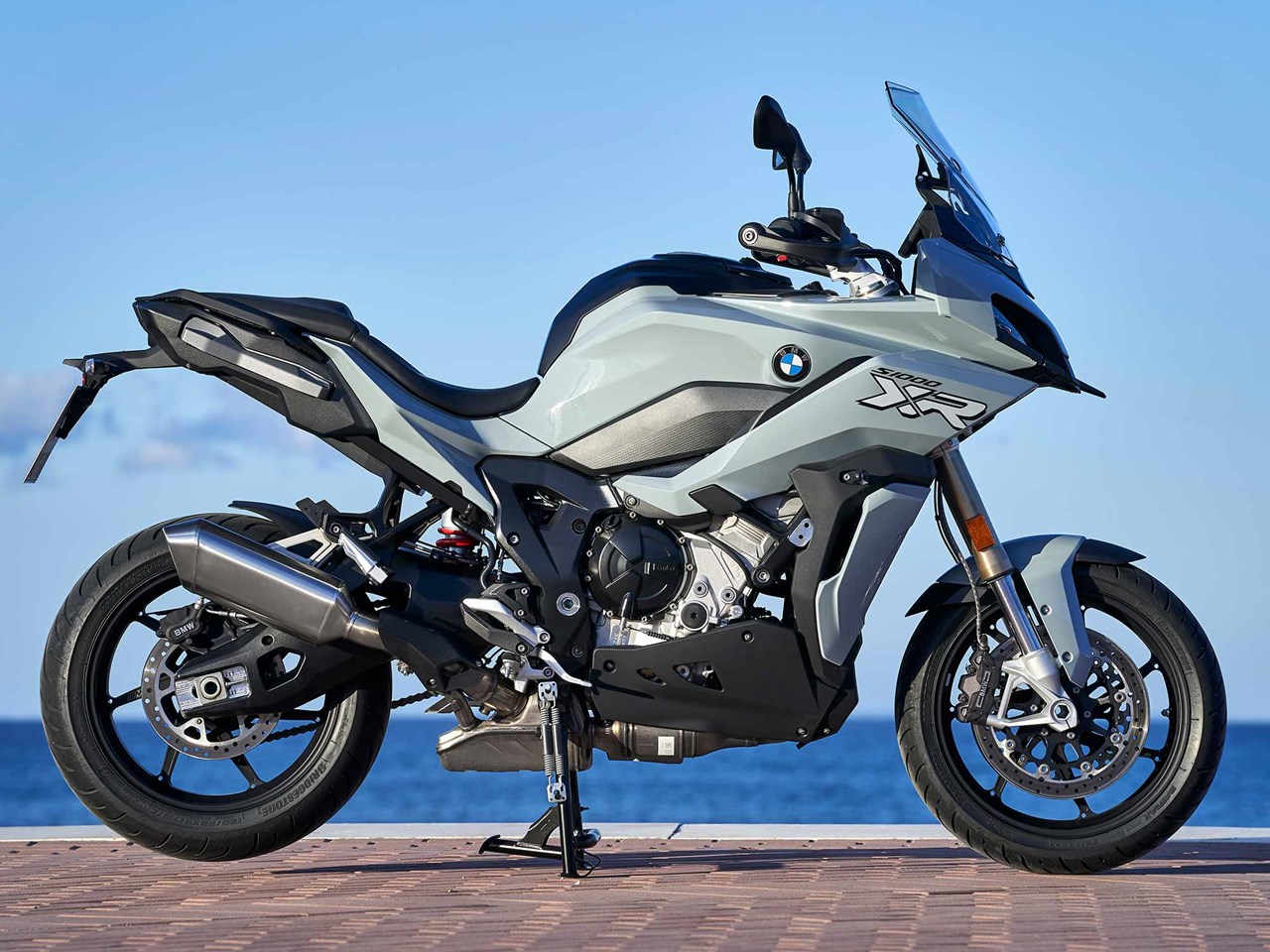 BMW S1000XR Review: Power, Comfort, and Handling Explored