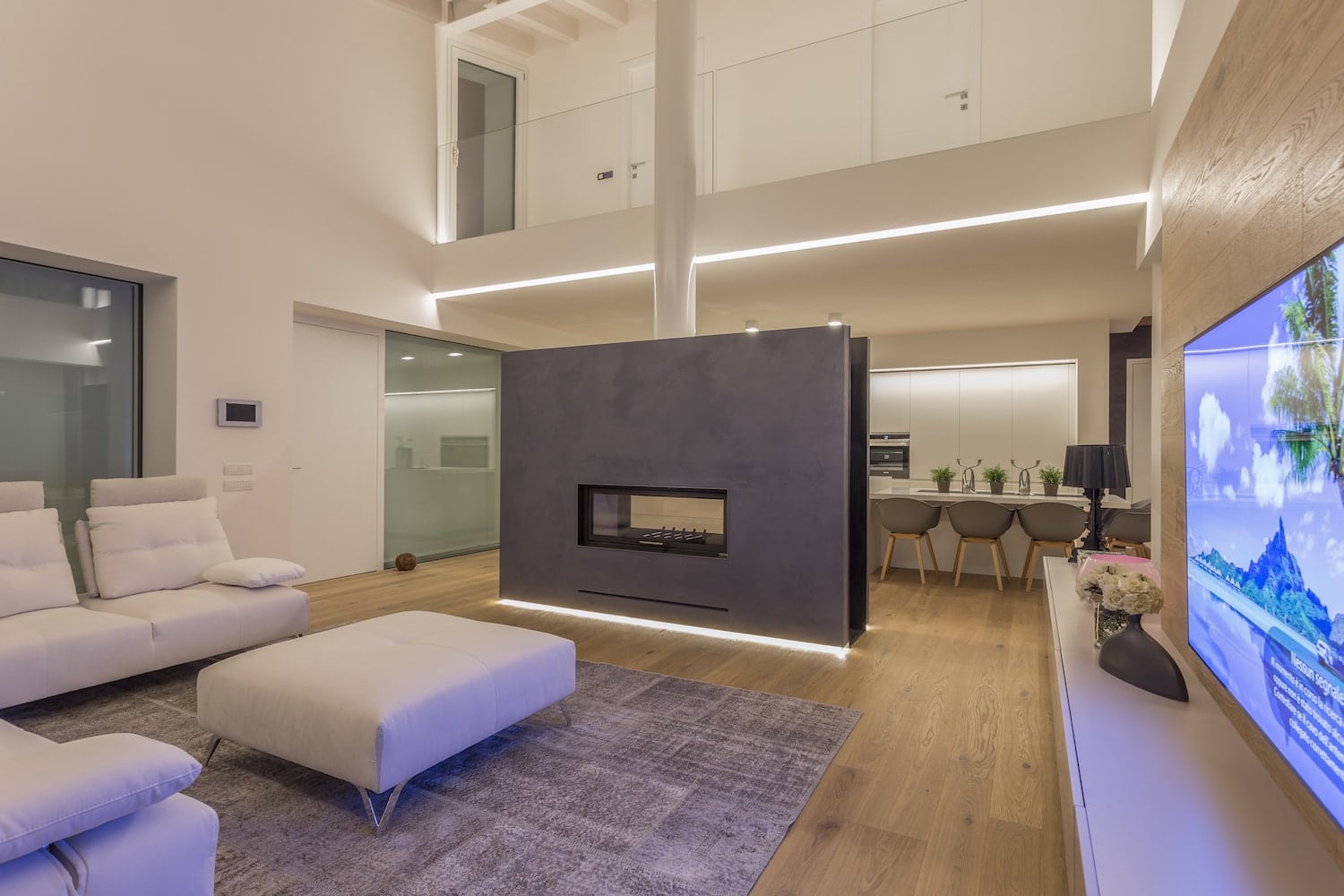 airy areas architecturally designed? Discover Light-Filled Spaces and Open-Plan Living Secrets.