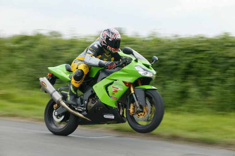 Kawasaki 2004 ZX10R Review: The Good and the Bad!