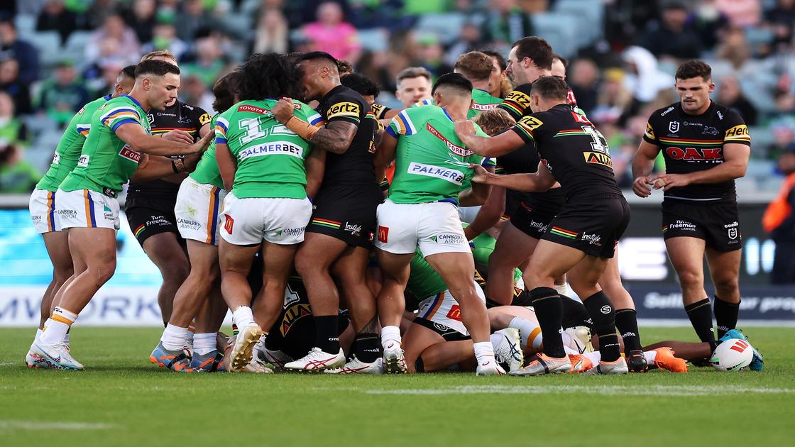 How much do rugby players make? Check the average rugby salary!