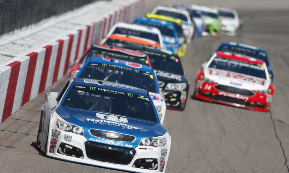 Do race cars have headlights, the facts: Surprising truth about lights in professional racing