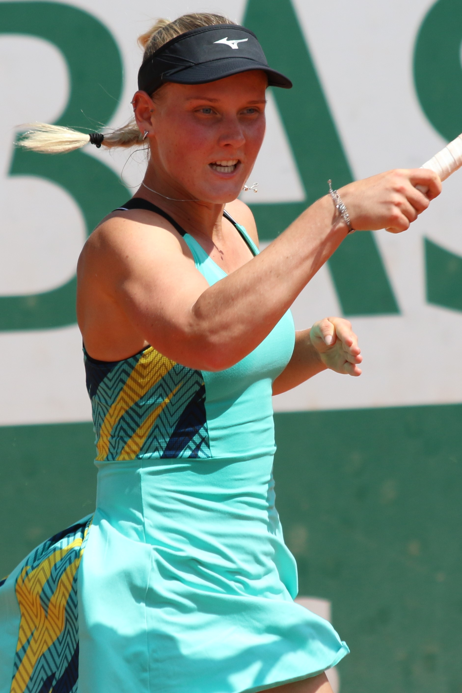 Follow Suzan Lamenss Tennis Journey (Wins, Losses & More)