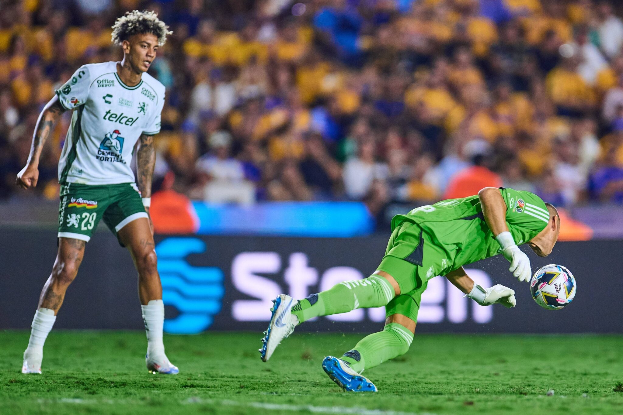 León vs Querétaro: Head-to-Head Stats & Betting Odds here.