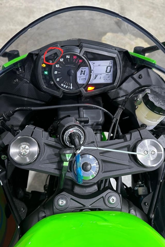 zx6r dashboard lights: what do the warning lights mean?