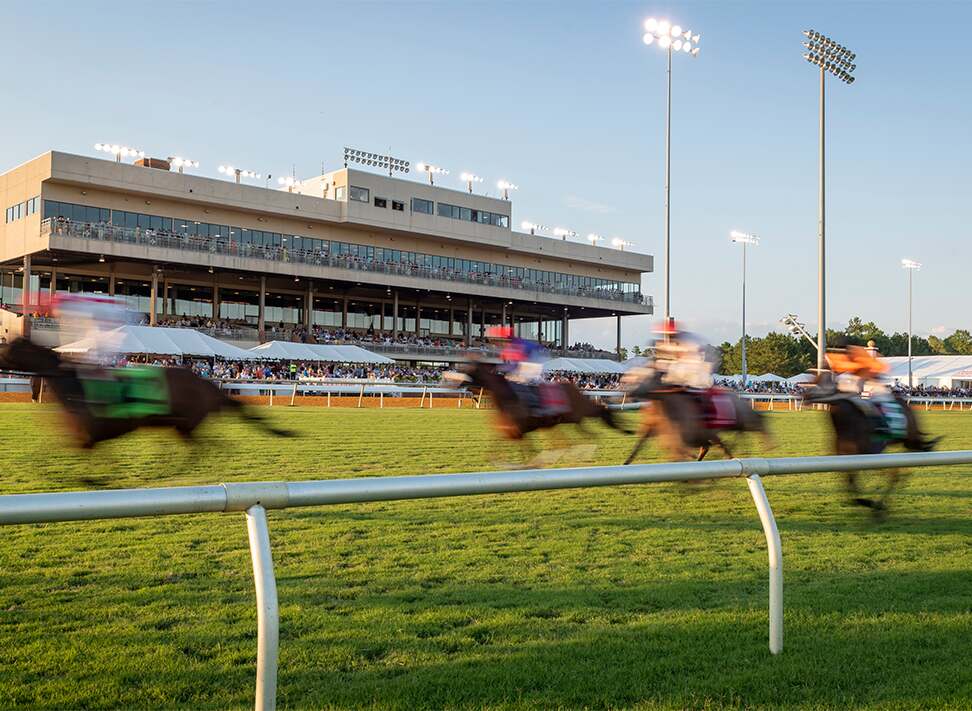 Planning a trip to the track? See the official Colonial Downs racing schedule.