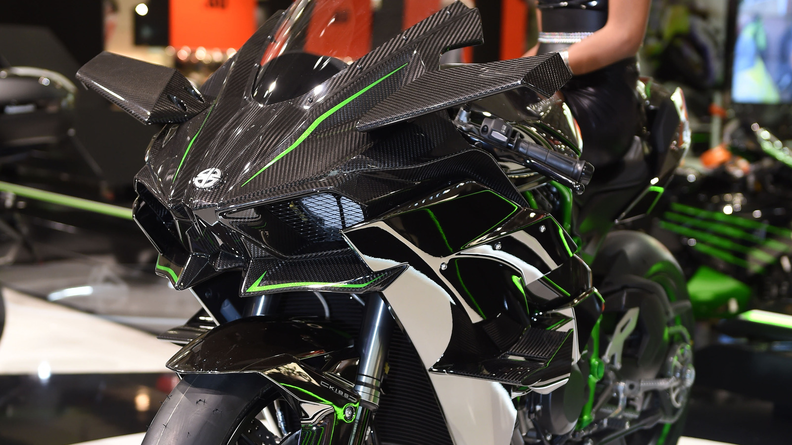 Is the Kawasaki Ninja H2R Street Legal? Lets Explore the Facts.