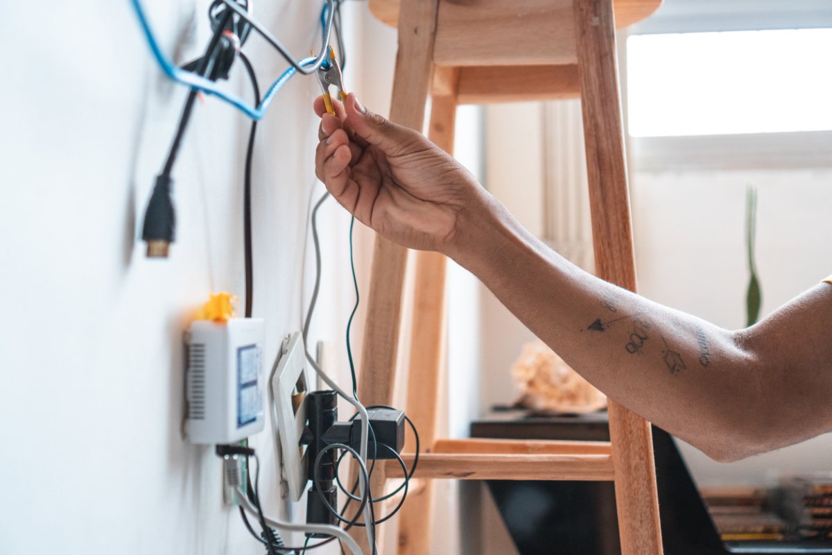 Need ideas for using lightning raceway? Check out these cool ways to hide cables neatly.