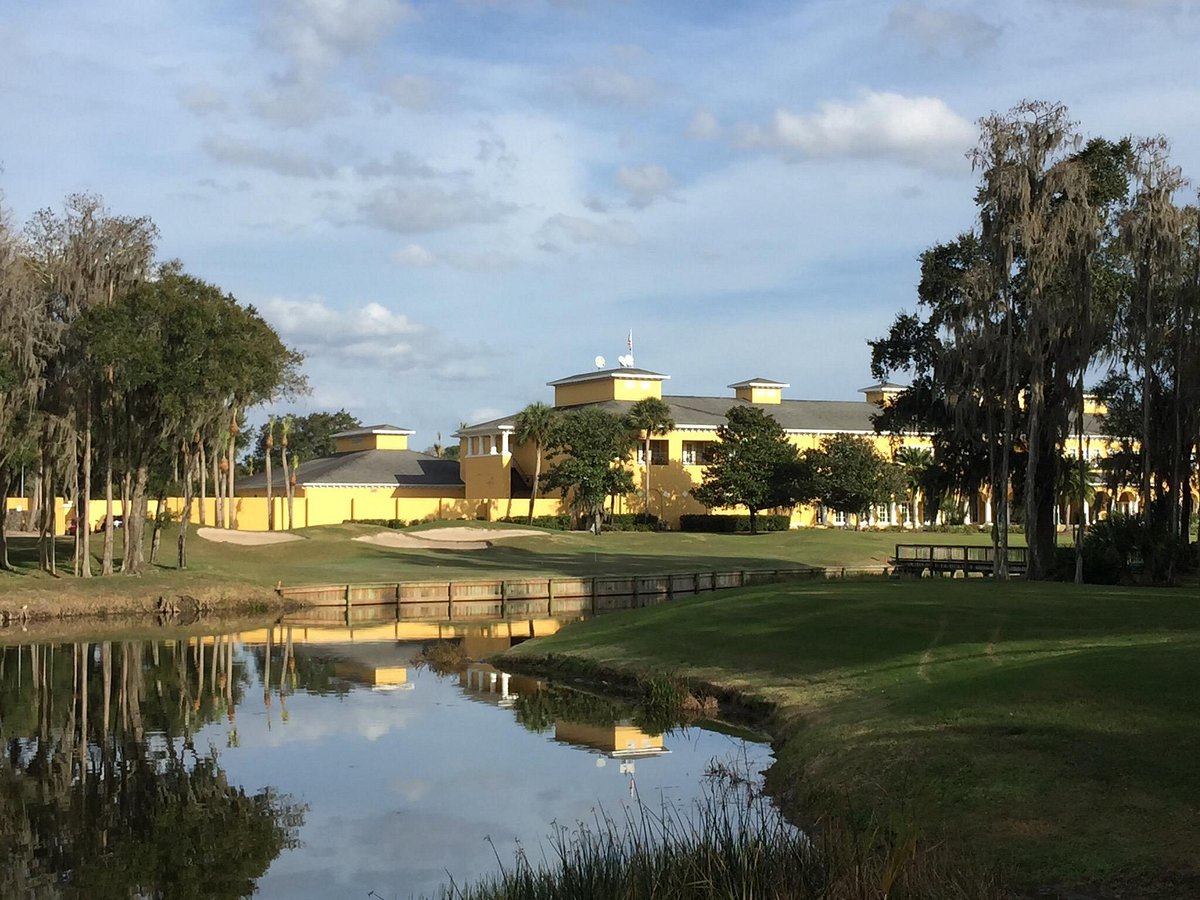 Playing Tampa Palms Golf: What is it like? Get insider tips for your game.