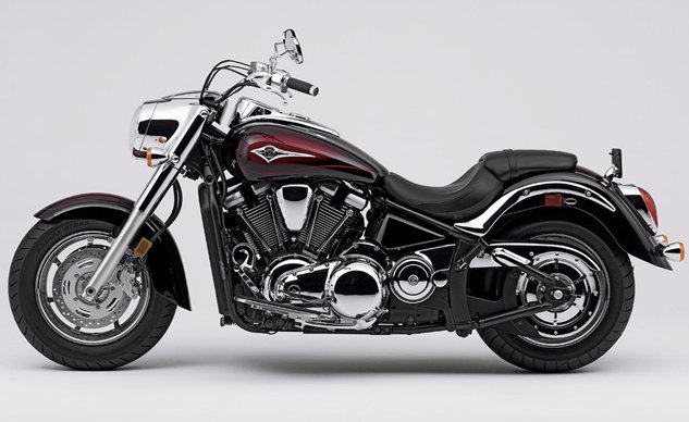 What are the Kawasaki Vulcan 2000 specs? Check out this simple guide covering engine power and size.