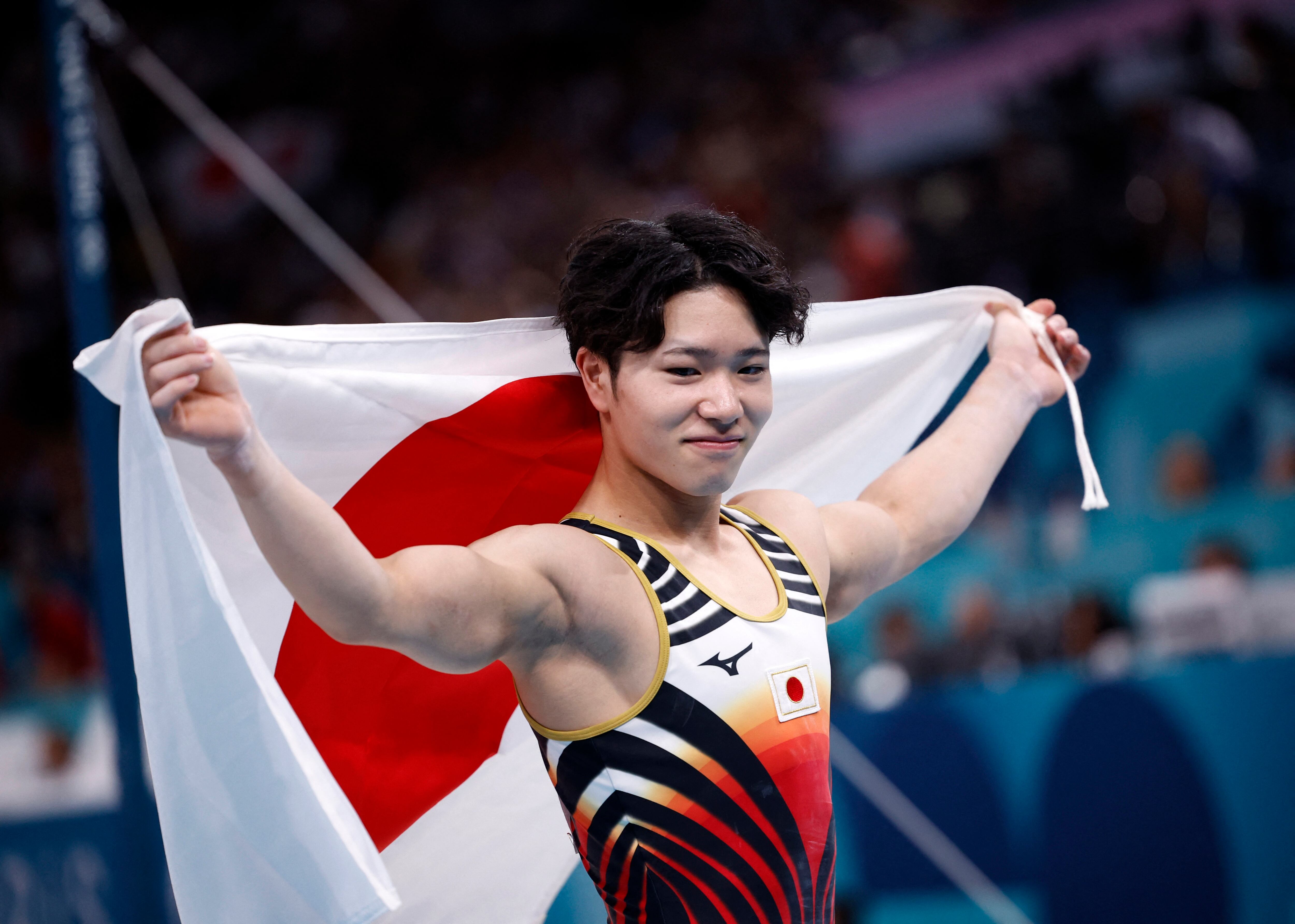 Unveiling Shinnosuke Oka height and weight figures: Comparing his physical stats to other famous gymnasts easily.