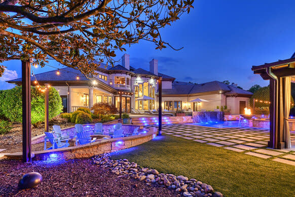 Want a peek inside the ricky stenhouse jr. house? See photos and learn about its cool features.