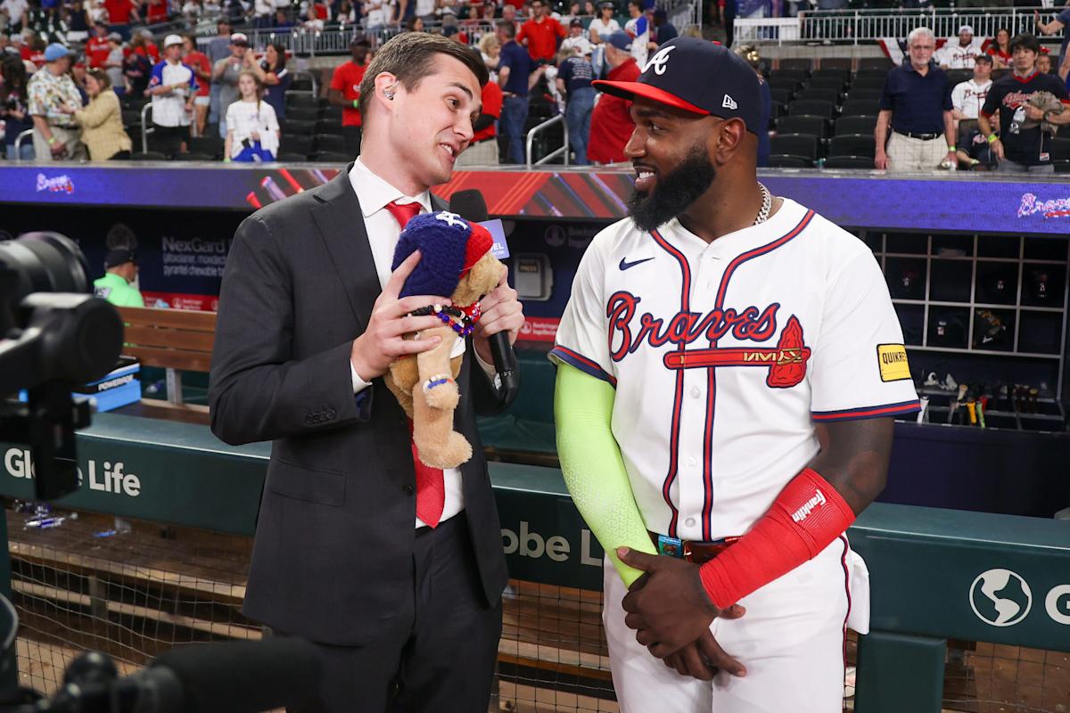 Atlanta Braves Twitter is always buzzing! (Join the fan discussions and get live game updates!)