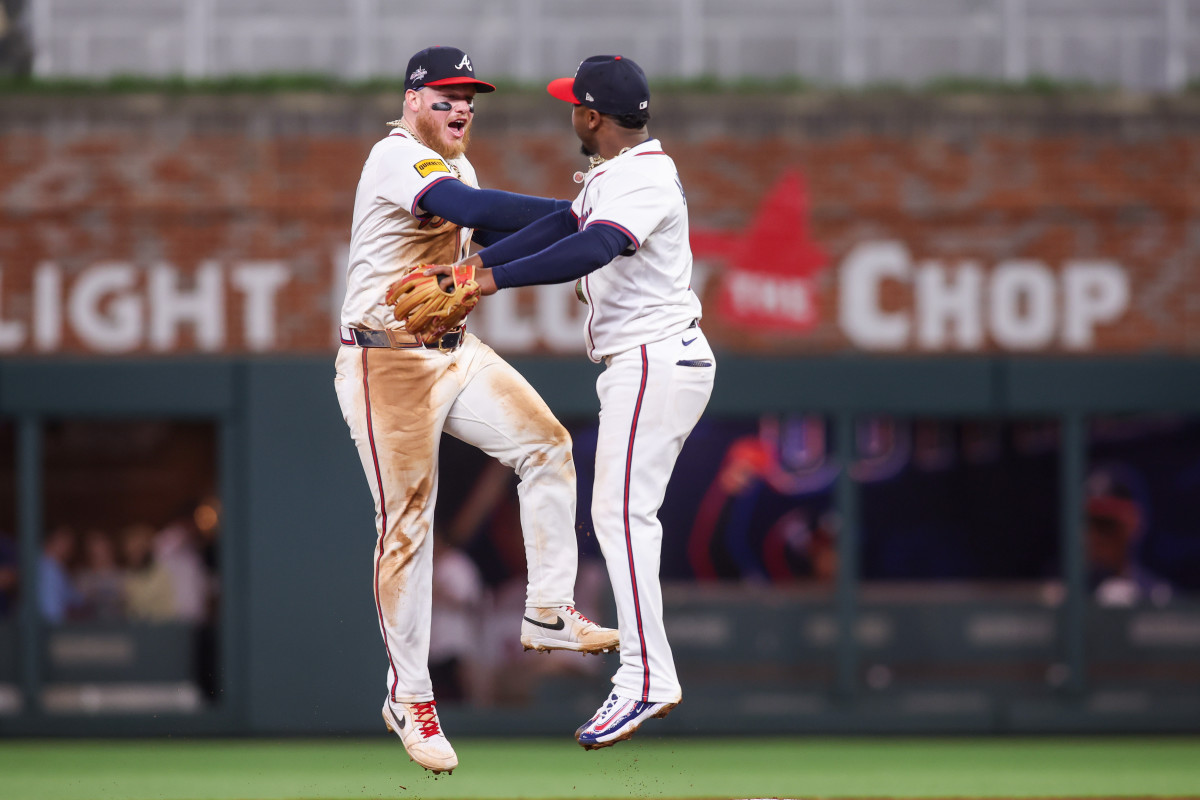 Atlanta Braves Twitter is always buzzing! (Join the fan discussions and get live game updates!)