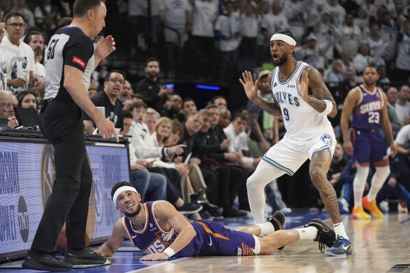 Searching for a reliable grayson allen injury update? Heres what you need to know about his status.