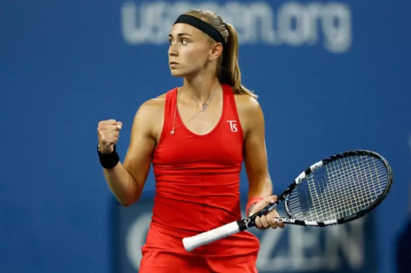 What is krunic tennis players playing style like? Understand her unique techniques and her strategy on court.