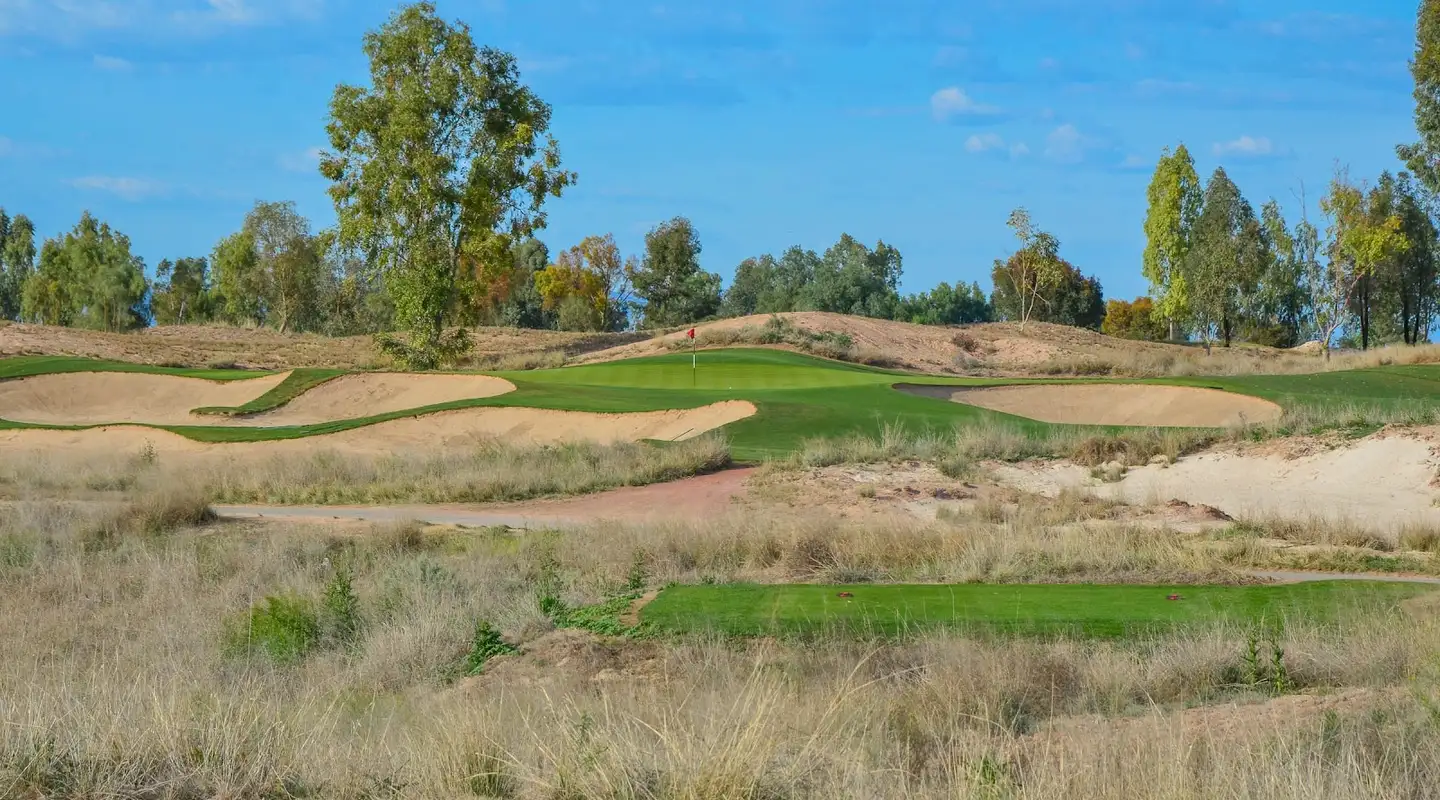 What makes Southern Dunes Golf Course Arizona great? Learn about this top Arizona golf spot.