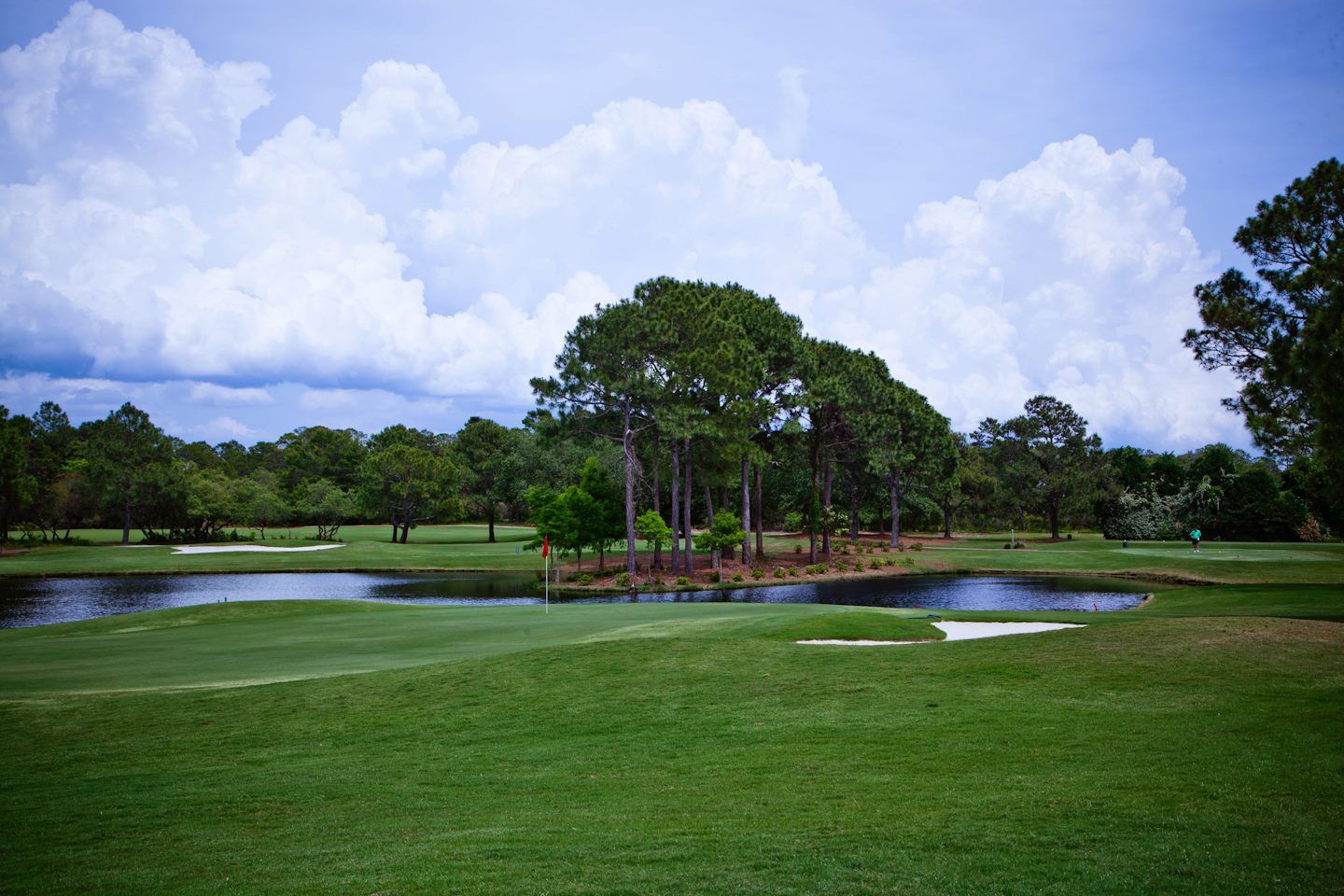 Searching for a public Santa Rosa Beach golf course Florida? Discover these excellent courses open to everyone.