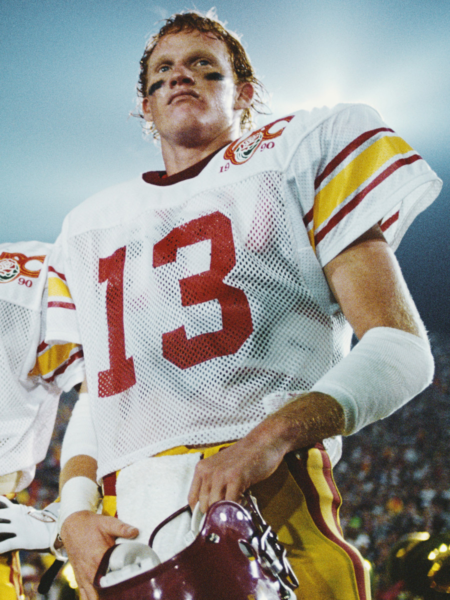 What made Gary Marinovich so famous? See his top award winning pictures and his interesting life story.