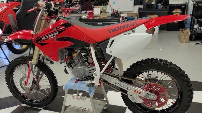 Honda CR 85 R: Is It the Right Bike for You?