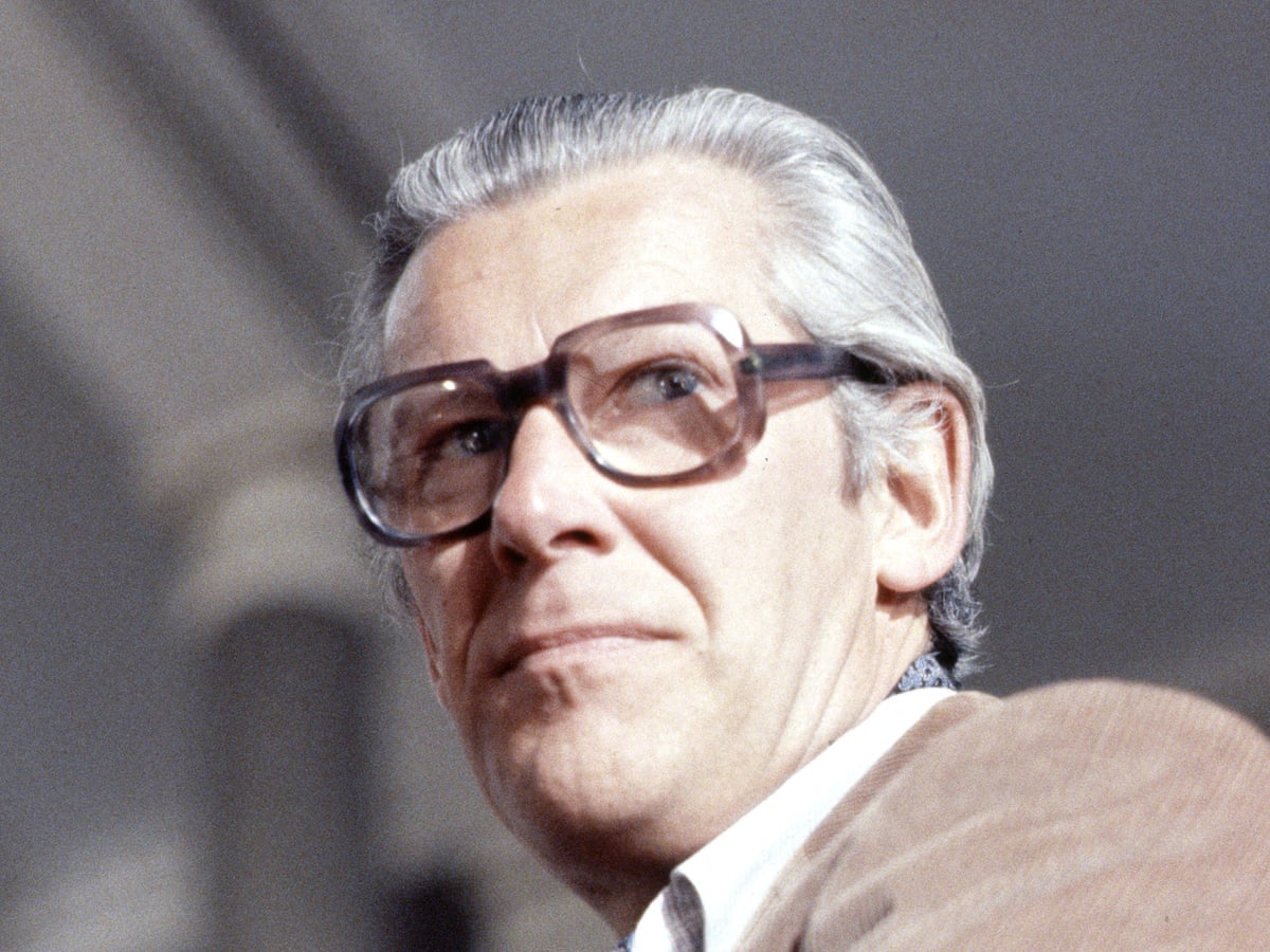 Who is stephen thorne? Get to know all about his life and what hes famous for.