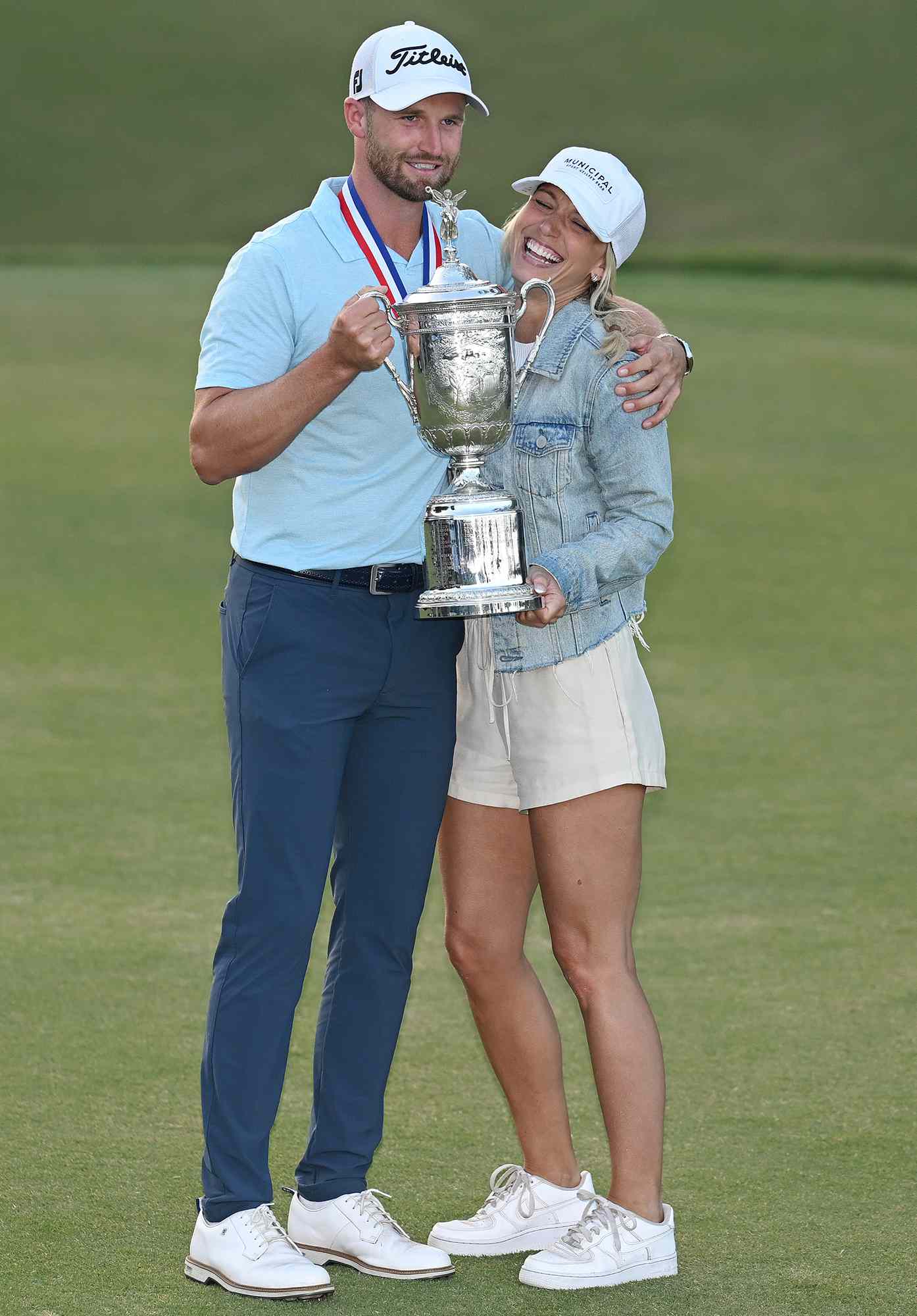 Who is the woman supporting Wyndham Clark? Learn everything about Wyndham Clark wife today.