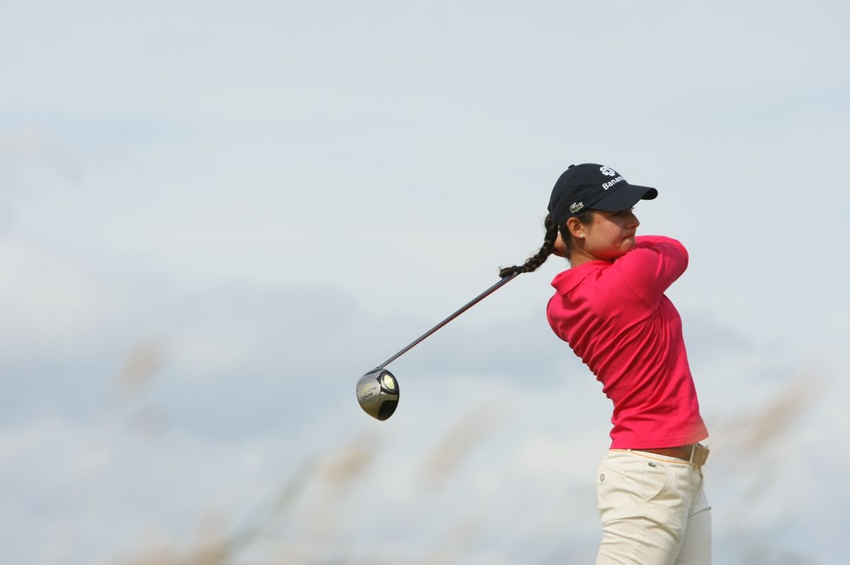 Improve Your Golf with Lorena Golf: Easy Tips and Drills Inspired by Her Pro Techniques.