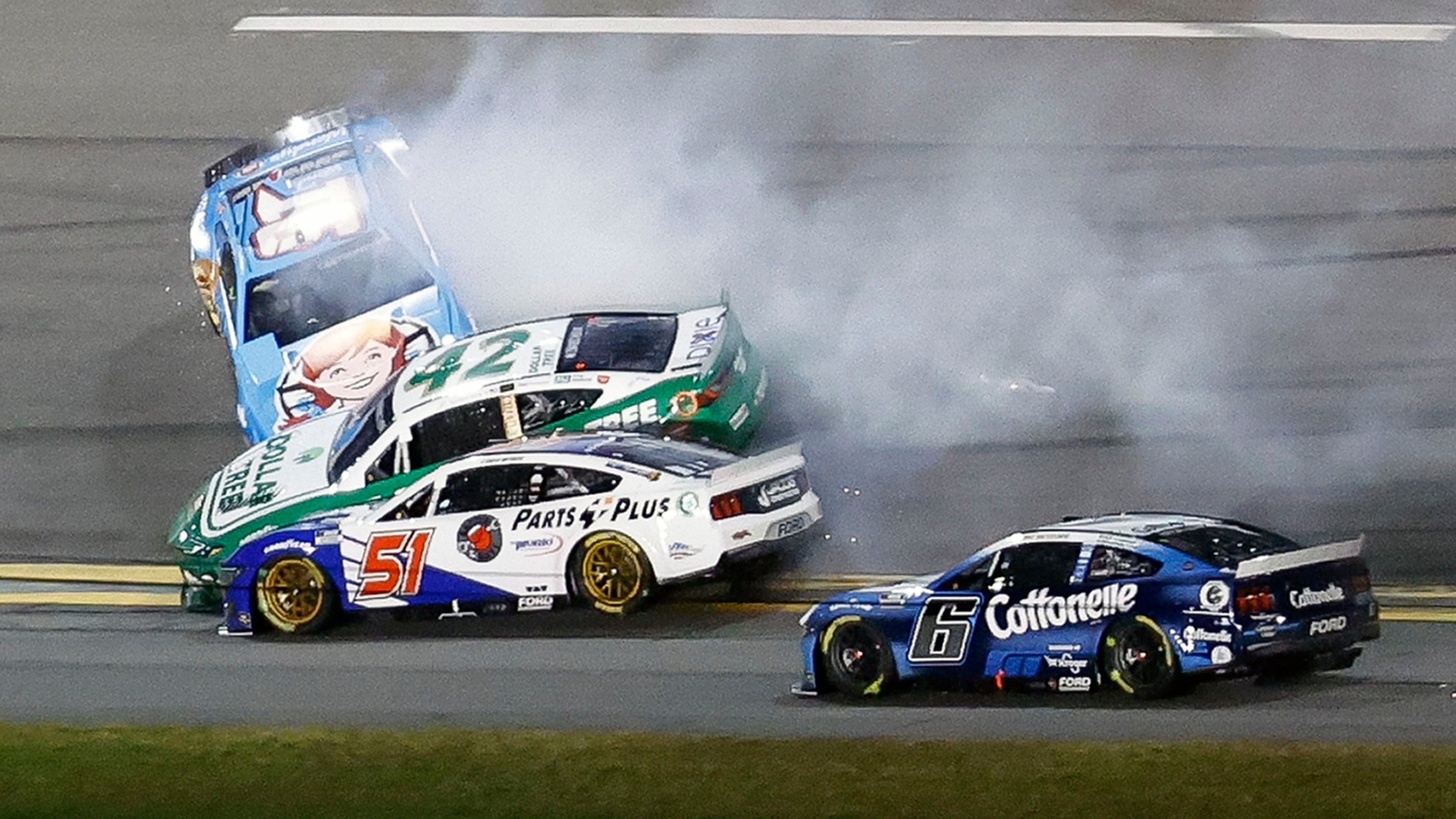 How does rain Daytona 500 affect drivers? Learn the main challenges and all the safety rules.